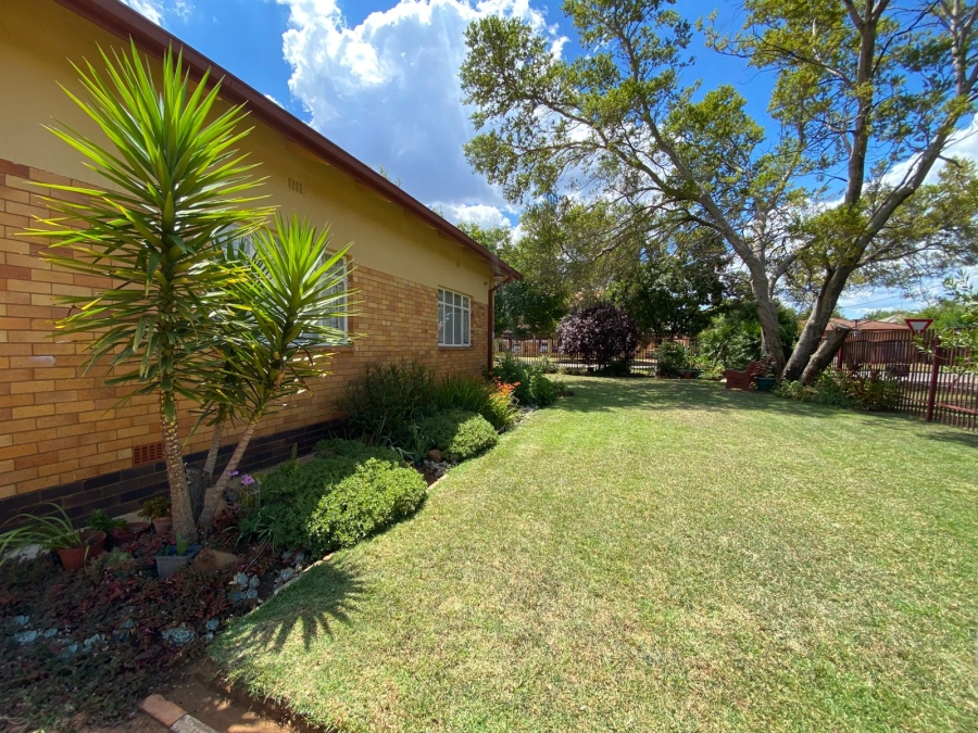 5 Bedroom Property for Sale in Die Bult North West